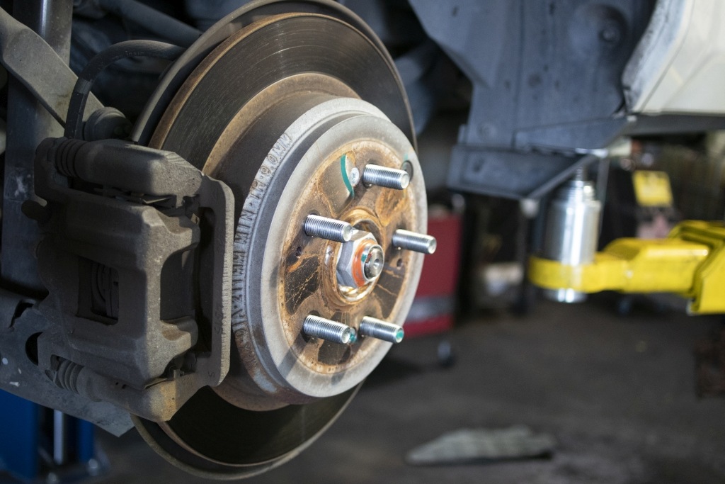 Symptoms Of a Bad Brake Caliper